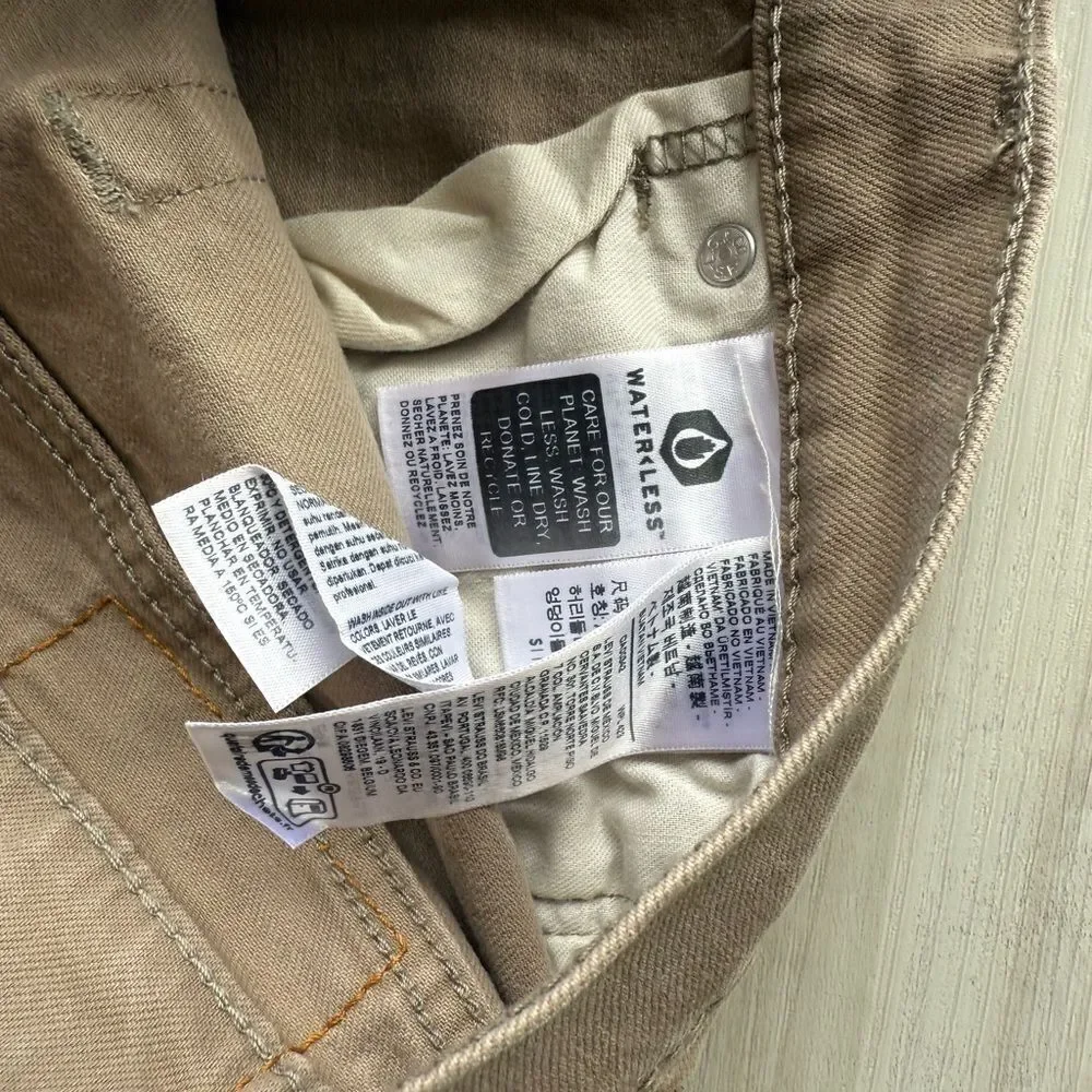 Levi 505 Regular Jeans Taupe 30x32  NWT